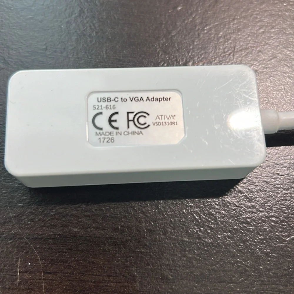 USB-c to VGA adapter